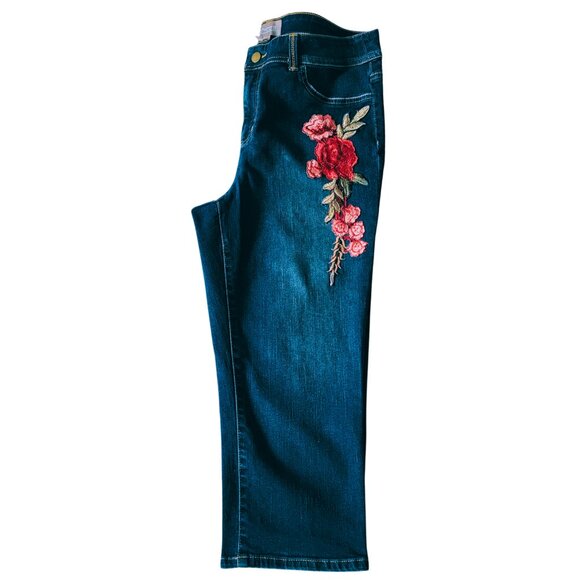 Chico's Women's Dark Blue & Floral Side Details Capri Jeans Junior Size 1 - Picture 6 of 8
